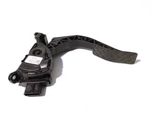 Педаль газа пластик 8K1723523A AUDI Q5 08-16