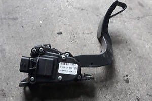 Педаль газа потенциометр Renault Master III 2.3 DCI 2010-> 8200672371c
