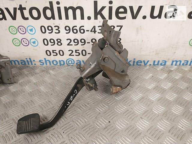 Педаль сцепления 465038H905 Nissan X-Trail T30 2001-2007