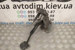 Педаль тормоза 465018H805 Nissan X-Trail T30 2001-2007