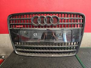 Решітка бампера Audi Q7 3.0 TDI 4L0853651