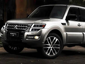Передние фары LED (2 шт) для Mitsubishi Pajero Wagon IV