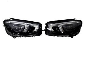 Передні фари на Mercedes GLE-Class W167 2019-2022 рік ( Full Led Adaptive)