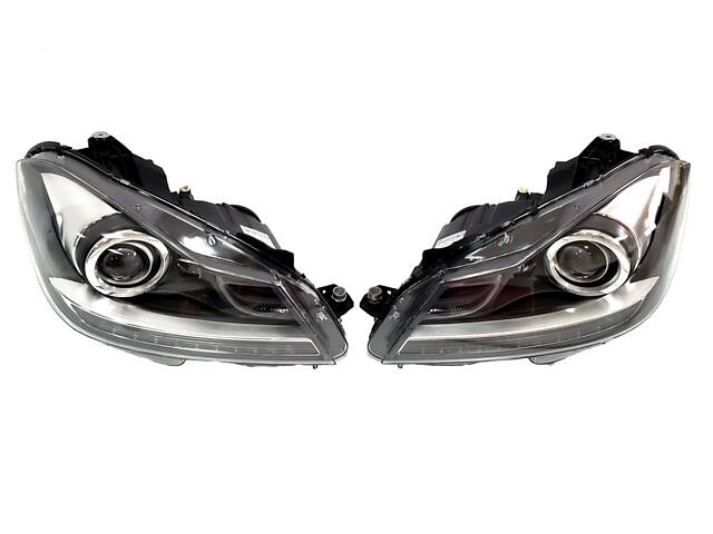Передние фары (Xenon Adaptive) без блоков на Mercedes-Benz C-Class W204 2007-2014 года - Фото 1