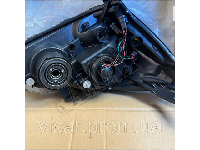 Передние фары LED ( черные ) на Lexus GX470 (2002 - 2008) - Фото 10