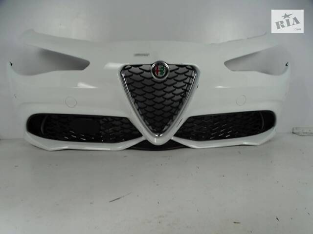 Передній бампер Alfa Romeo Giulia Veloce 23+