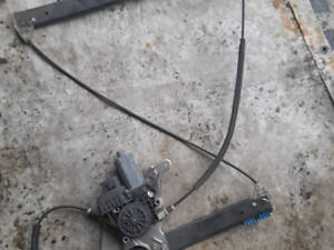 Передний левый стеклоподйомник Ауди а6с5