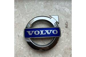 ПЕРЕДНЯ ЕМБЛЕМА VOLVO XC70 II 07-13 31383509