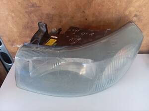Передняя фара Ford Transit 2000-2006 год левая сторона