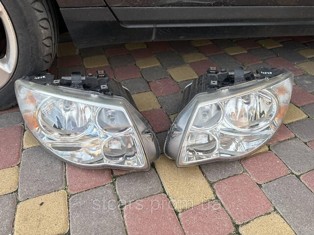 Передняя фара левая (водителя) Chrysler Voyager IV 2004-2007 04857832AC - Фото 2