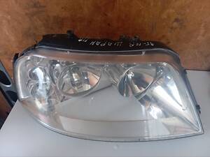 Передня фара VW Sharan 1 1995-2004р права сторона