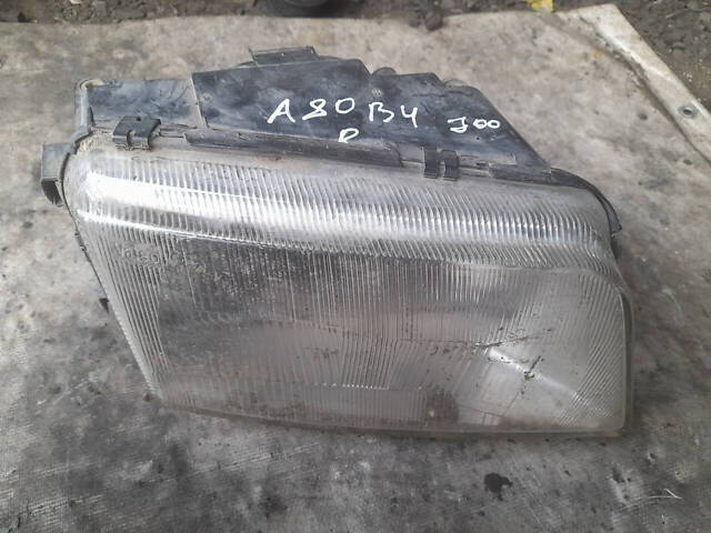 Передняя правая фара Ауди а4б5