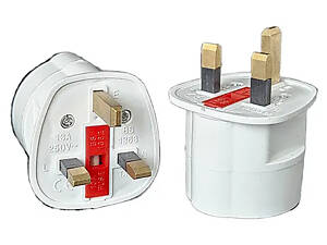 Перехідник під англійську розетку 3-контактний посилений із запобіжником