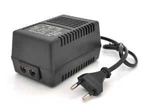 Перетворювач напруги Input 220 V / Output 110V, + універсальна розетка