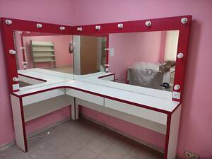 Перукарське дзеркало двомісне