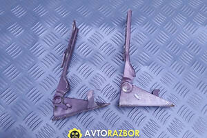 Петлі капота комплект на Hyundai H200, H1 Starex 1997-2007 рік