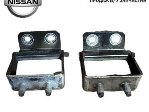 Петлі кришки багажника (пара) Nissan Qashqai J10 07-13р
