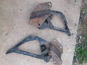 Петли навесы капота ГАЗ-24 - ГАЗ-31105 Волга