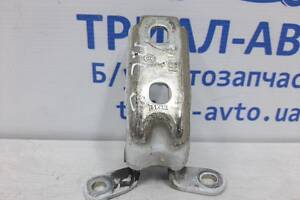 Петля дверей передньої лівої верхні Chevrolet Cruze J300 1.8 F18D4 2009 (б/у)