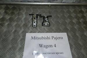 Петля дверей задньої правої Mitsubishi Pajero Wagon 2007-2013 MR964925 (Арт.10139)