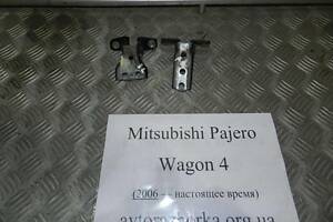 Петля дверь Mitsubishi Pajero Wagon 4 2007 задн. лев. (б/у)