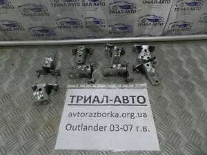 Петля двери передней правой Mitsubishi Outlander 1 2001 (б/у)