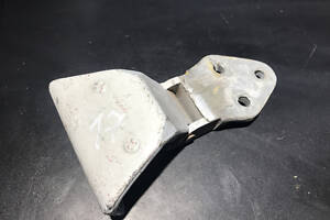 Петля двери передний Renault Master 1998-2010 353526D 353526F 7782272754