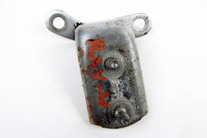 Петля двери задней левой низ Toyota RAV-4 II 2000-2005 6878012090