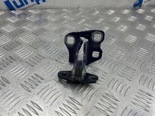 Петля двери задней левой нижняя для Tesla Model 3 2017-2024 б/у - Фото 1