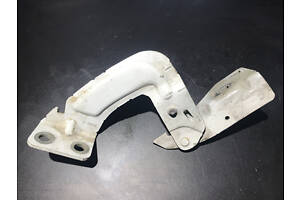 Петля капота левая Nissan Kubistar 1997-2008 8200153071