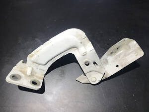 Петля капота левая Nissan Kubistar 1997-2008 8200153071