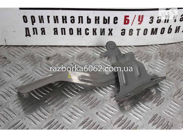 Петля капота левая Nissan X-Trail (T31) 2007-2012 65401JG000