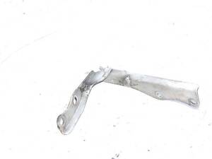 Петля капота правая 654000C010 NISSAN Vanette C23 91-01