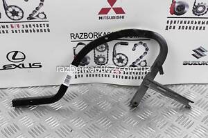 Петля крышки багажника левая Toyota Yaris USA 2006-2009 седан 6450312150