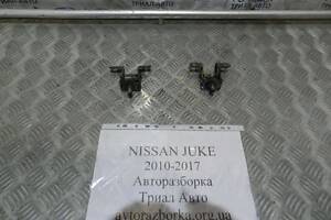 Петля крышки багажника правая Nissan Juke F15 2010 прав. (б/у)