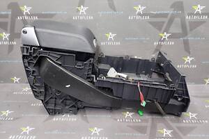 Подлокотник FJB500970PVJ, FJB500970SMS черная кожа Land Rover Range Rover Sport L320 бу