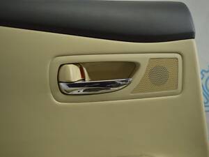 Пищалка задніх лівих дверей Lexus RX350 RX450h 10-15 mark levinson (01) 86160-0wl60