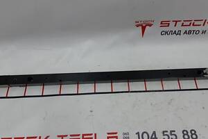 Планка прижимная основной батареи GU-10 Tesla model X S REST 1014153-GU-10