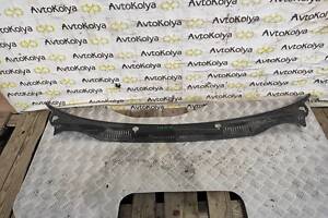 Пластик під лобове скло (жабо) VW Caddy 2004-2010 (2K0819403)