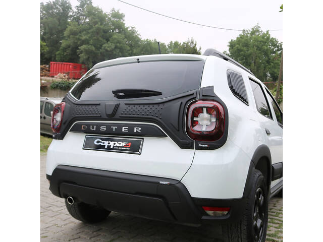 Пластиковая накладка на крышку багажника (3 детали) для Dacia Duster 2018-2024 гг - Фото 1