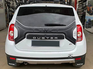 Пластиковая накладка на крышку багажника для Renault Duster 2008-2017 гг