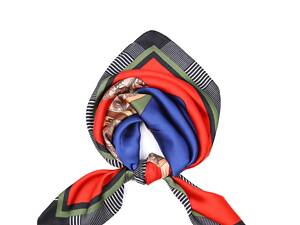 Платок женский с принтом LuckyLOOK Варезе 70x70 см Разноцветный 747-555