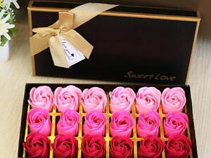 Подарунковий набір мила у вигляді пелюсток троянд, мильні троянди. Троянди з мила 18шт рожеві