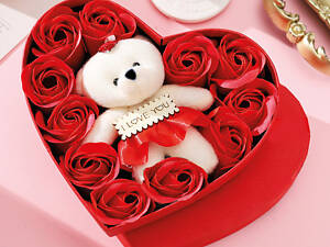 Подарочный набор 'Мишка с мыльными розами' в форме сердца