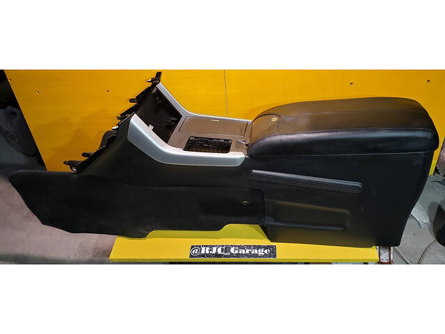 Подлокотник Acura RDX 07-12 83405-STK-A02