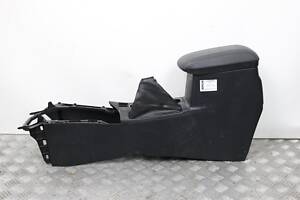 Подлокотник кожа Toyota Corolla E16 2013-2018 5890502830C2 / 5890502830C3