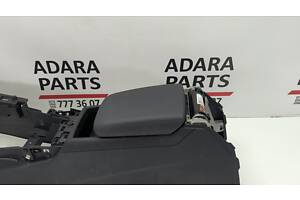 Подлокотник консоли черный в сборе для Audi A4 Ultra Premium 2016-2019 (8W0864207H38M)