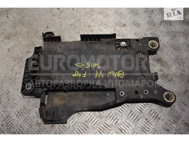 Подставка аккумулятора BMW X1 (F48) 2015 7641797 204047