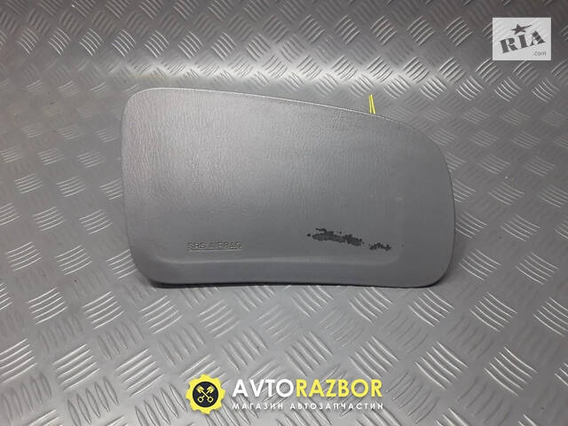 Подушка безопасности AIRBAG пассажира BJ0E57K70C65 на Mazda 323 BJ (323F) 1998-2004 год