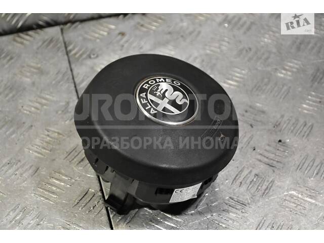 Подушка безопасности руль Airbag Alfa Romeo Giulia 2010 015612469